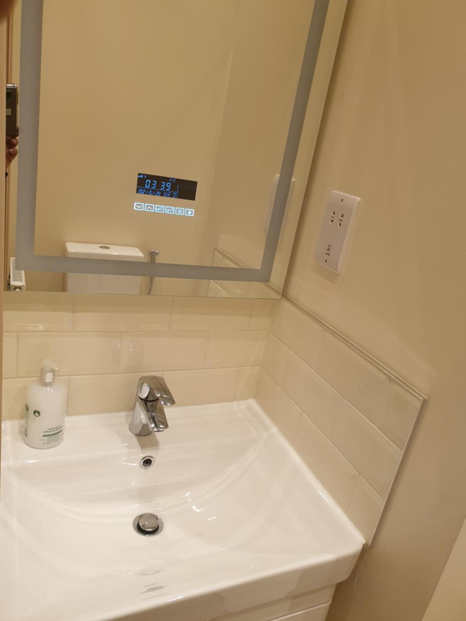 London Luxury Apartments 3 Bedroom Sleeps 8 With 3 Bathrooms 4 Mins Walk To Tube Free Parking อิลฟอร์ด ภายนอก รูปภาพ