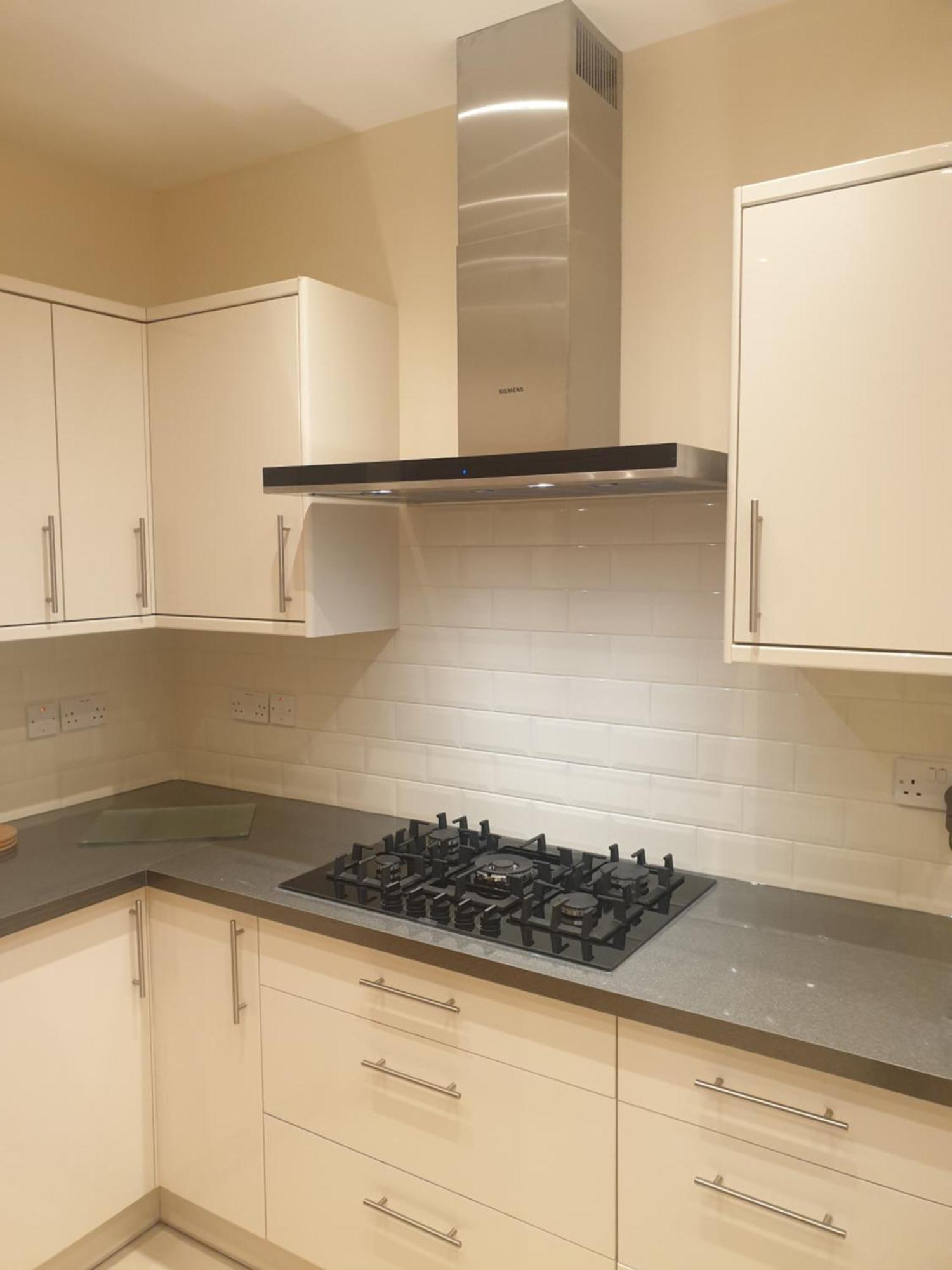 London Luxury Apartments 3 Bedroom Sleeps 8 With 3 Bathrooms 4 Mins Walk To Tube Free Parking อิลฟอร์ด ภายนอก รูปภาพ
