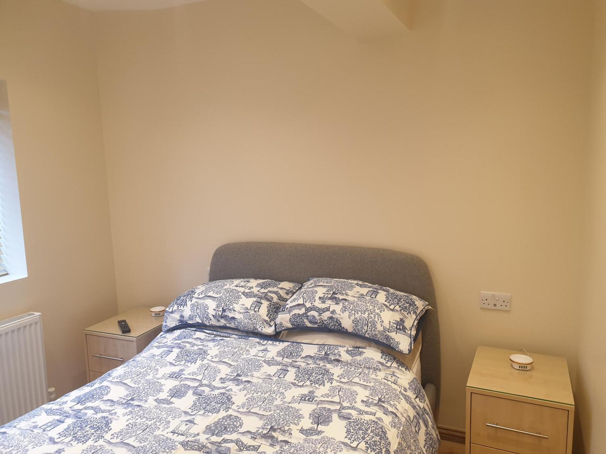 London Luxury Apartments 3 Bedroom Sleeps 8 With 3 Bathrooms 4 Mins Walk To Tube Free Parking อิลฟอร์ด ภายนอก รูปภาพ