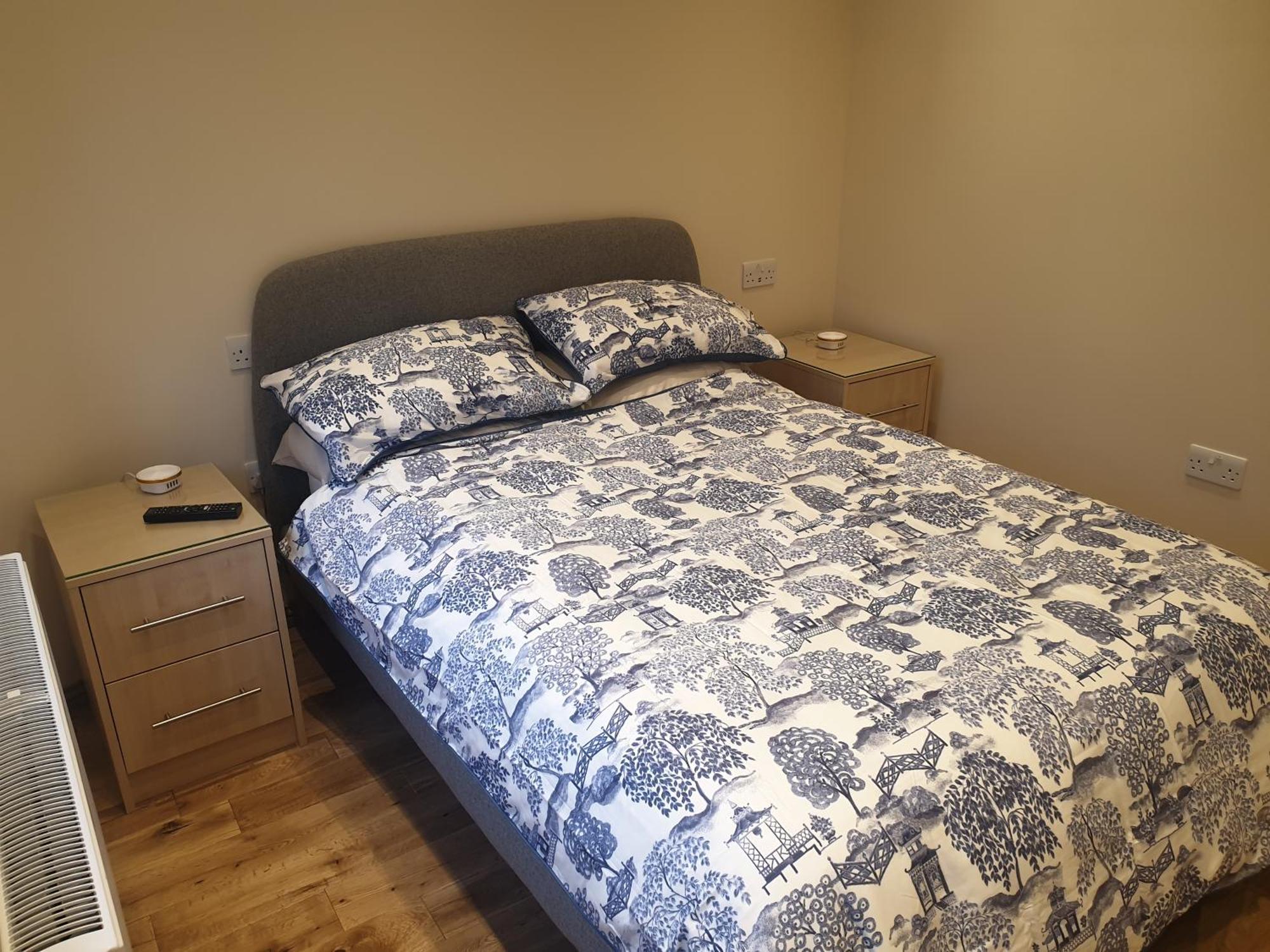 London Luxury Apartments 3 Bedroom Sleeps 8 With 3 Bathrooms 4 Mins Walk To Tube Free Parking อิลฟอร์ด ภายนอก รูปภาพ